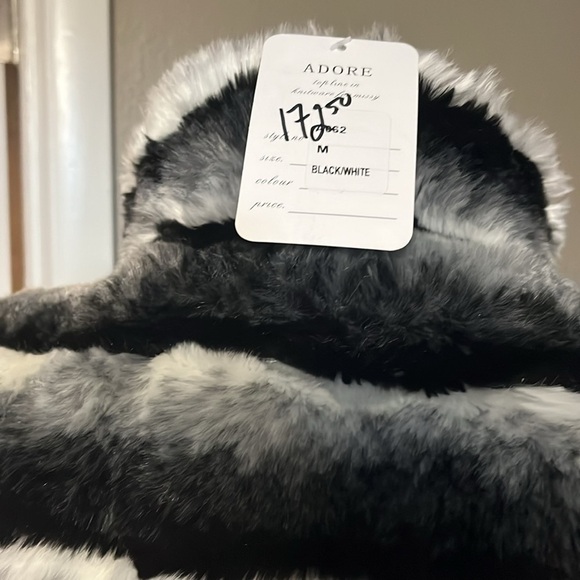 Medium black, white and gray  fur vest - Picture 4 of 7